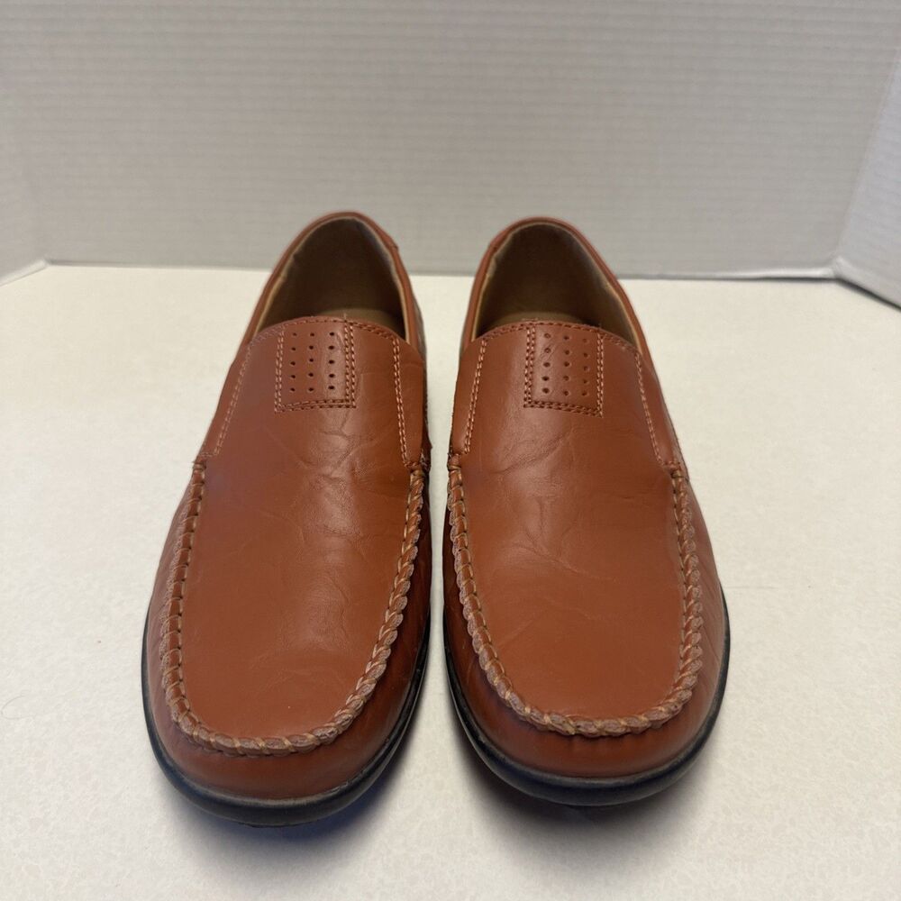 Go Tour Casual Leather Slip On Loafers Size 8.5 Pre Owned Excellent Condition
